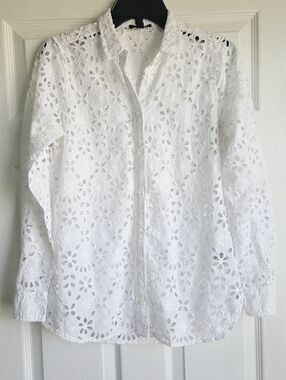 J.Crew ✨️ Women's White Eyelet Button-Down Shirt Size 6